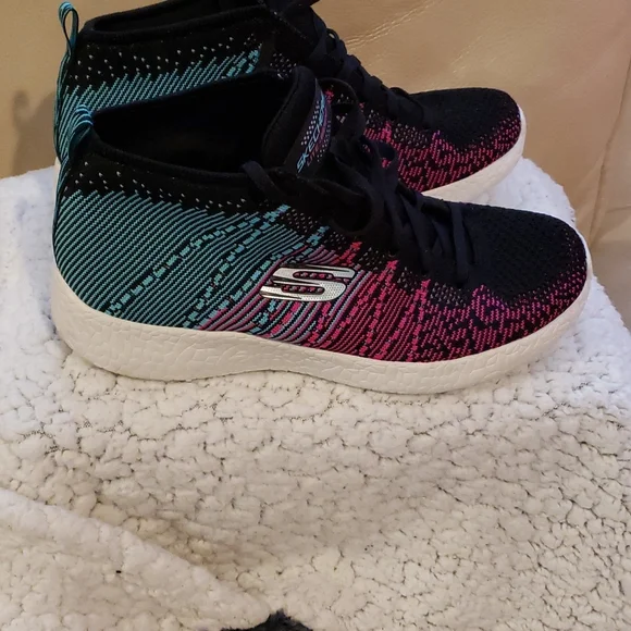 Sketcher shoes - Picture 2 of 5